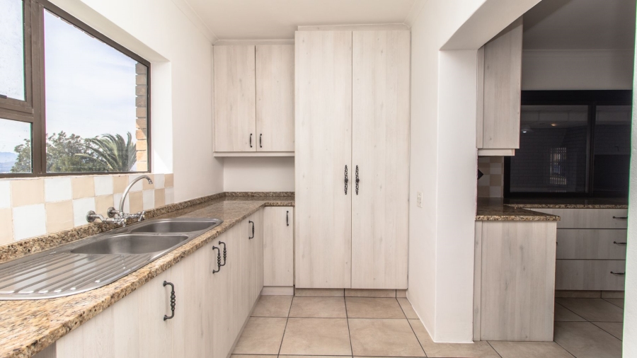 7 Bedroom Property for Sale in Loevenstein Western Cape